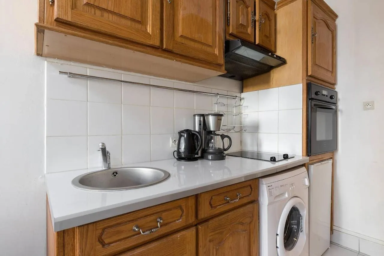 شقة باريس  في Pantheon Private Latin Quarter Studio فرنسا