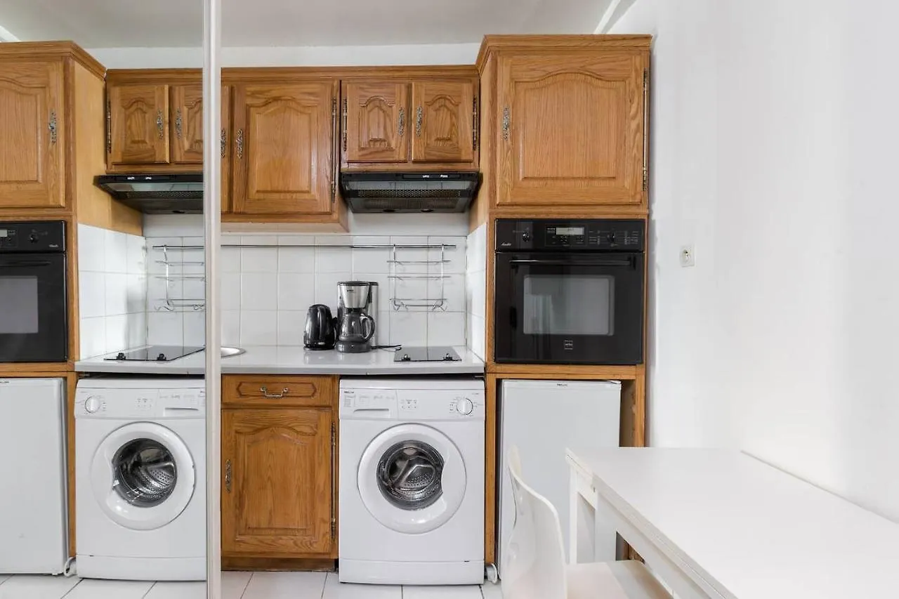 شقة باريس  في Pantheon Private Latin Quarter Studio