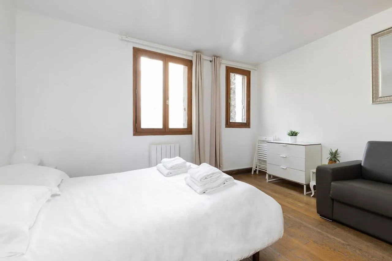 Pantheon Private Latin Quarter Studio Apartment Paris